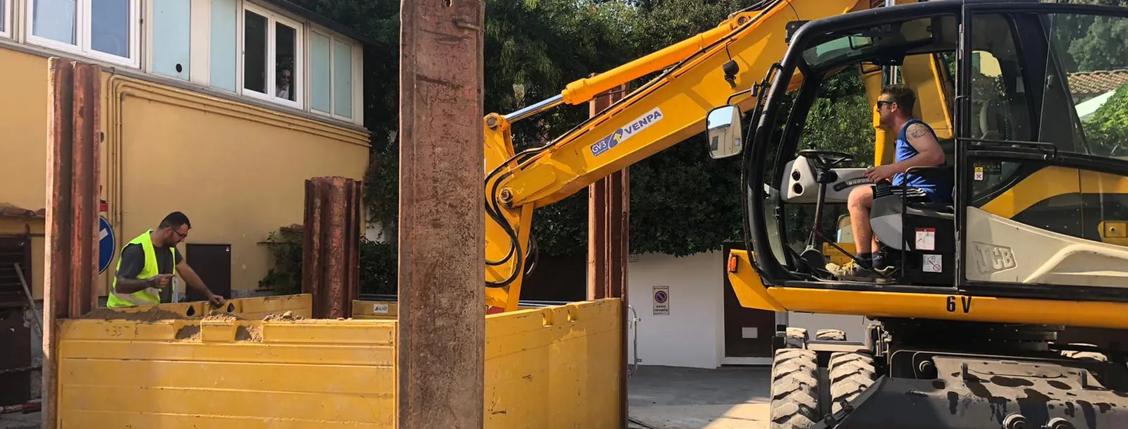 Tecnico ELTO durante l'assistenza in cantiere